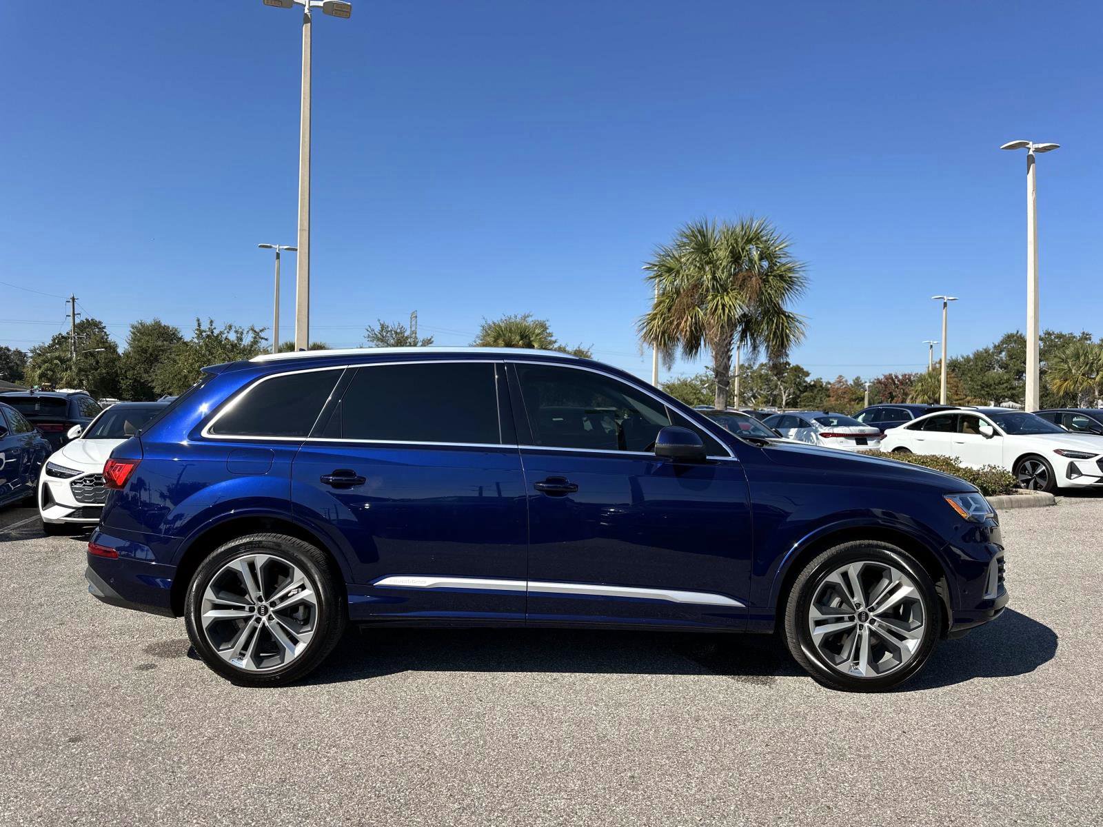 2022 Audi Q7 Premium Plus photo 3