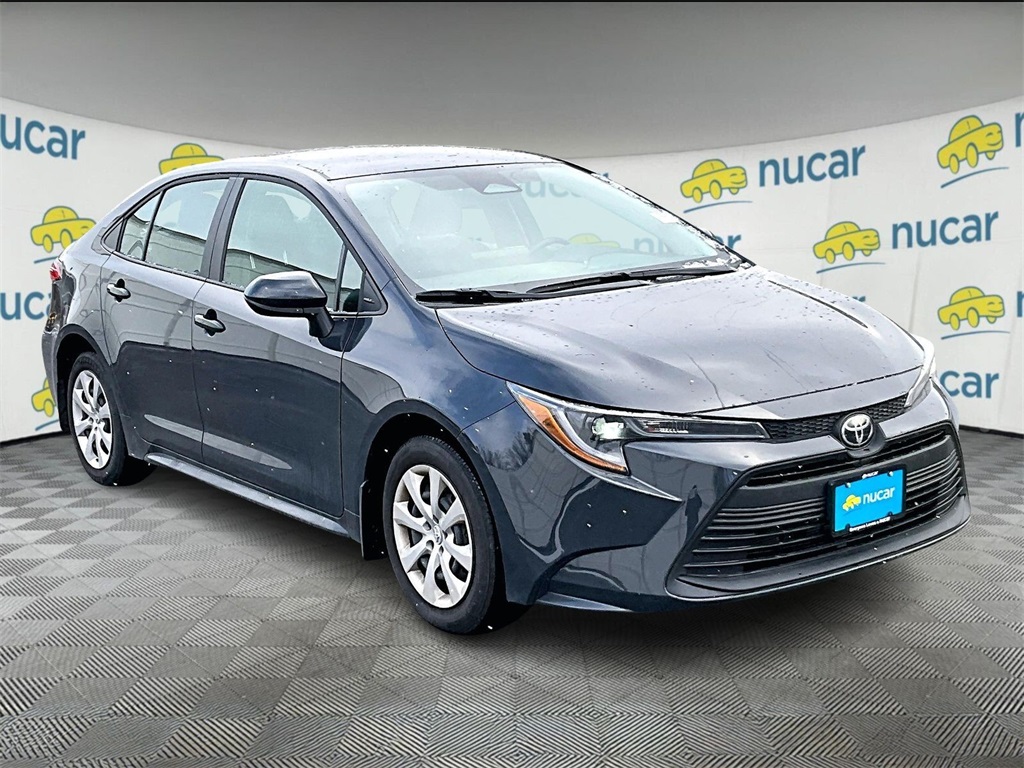 2025 Toyota Corolla LE's photo