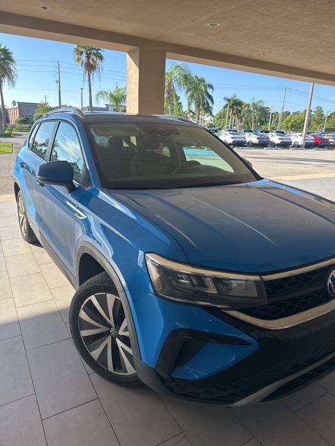 2024 Volkswagen Taos SE photo 3