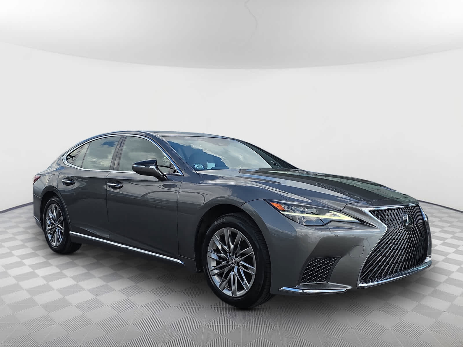 2022 Lexus LS Base's photo