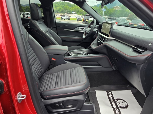 2025 Ford Explorer ST-Line photo 10
