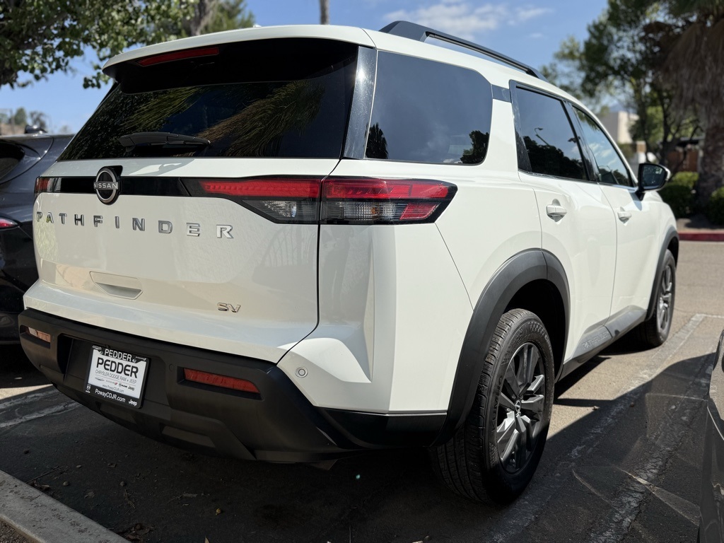 2023 Nissan Pathfinder SV photo 4