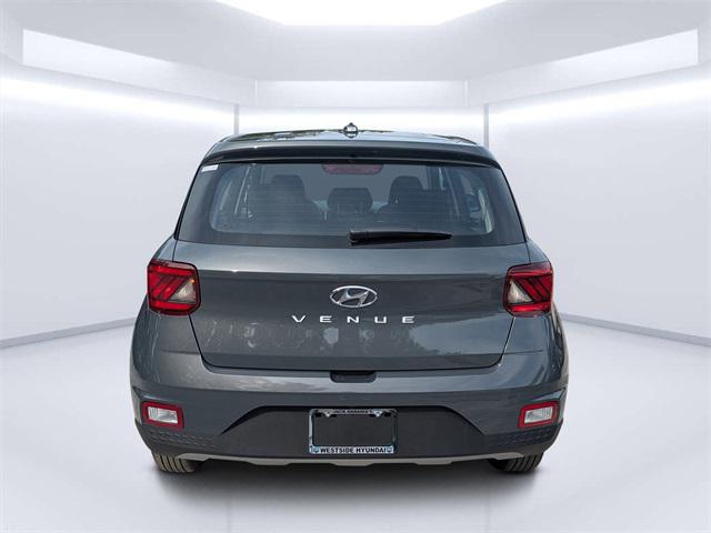 2026 Hyundai Venue SE photo 3