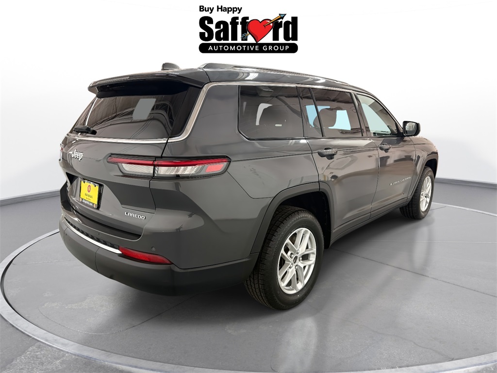 2023 Jeep Grand Cherokee Laredo photo 2