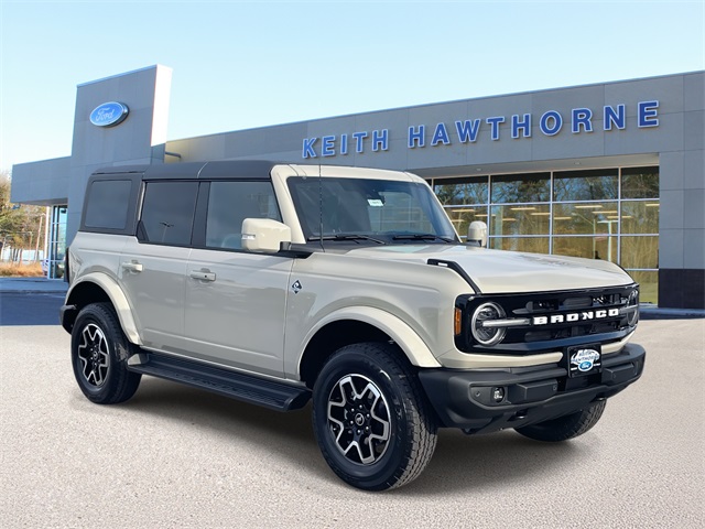 2025 Ford Bronco 4-Door Outer Banks's photo