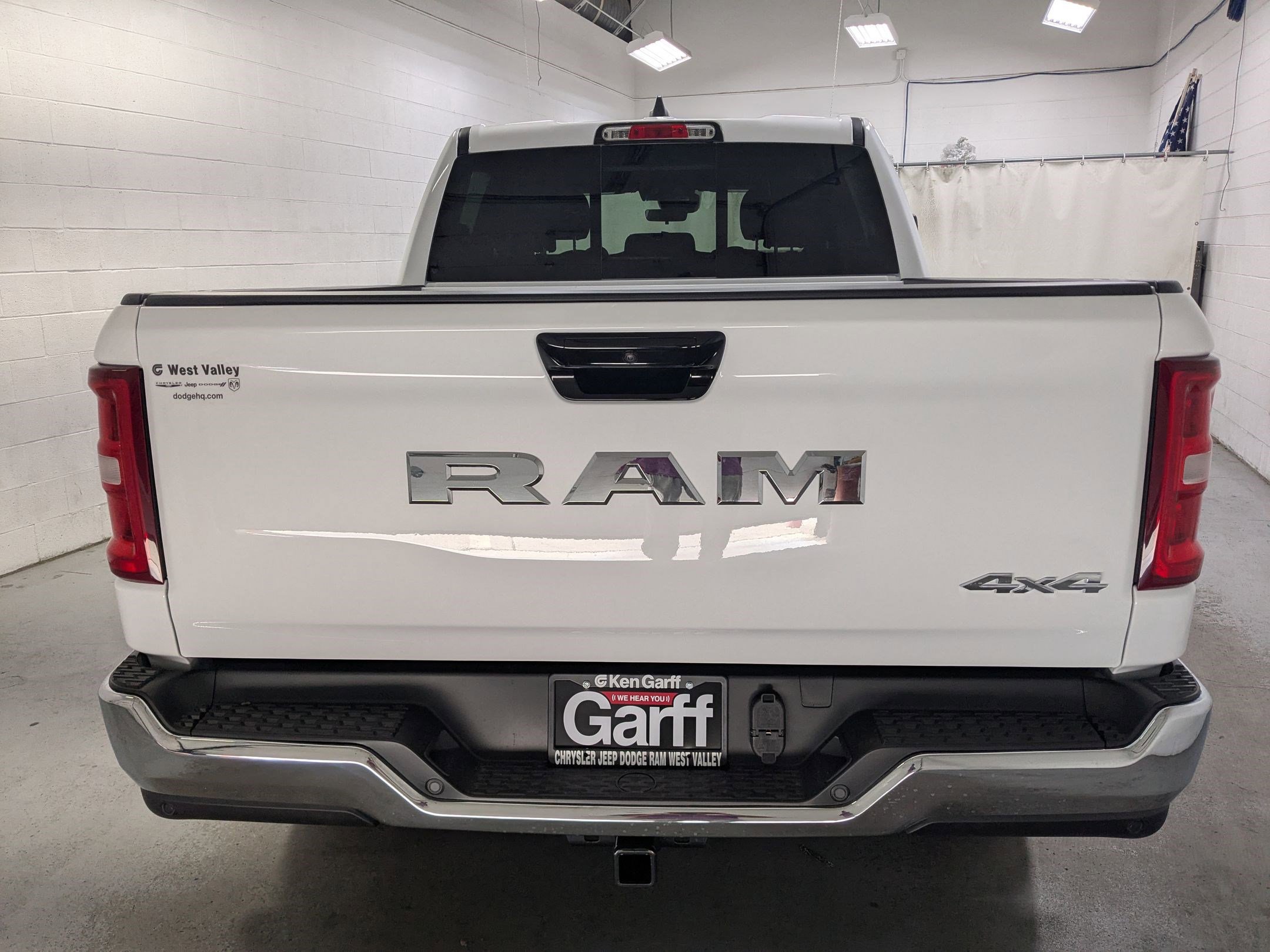 2025 Ram 1500 Tradesman photo 3