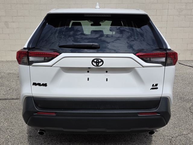 2024 Toyota RAV4 LE photo 3