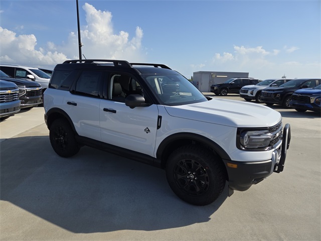 2025 Ford Bronco Sport Outer Banks photo 2