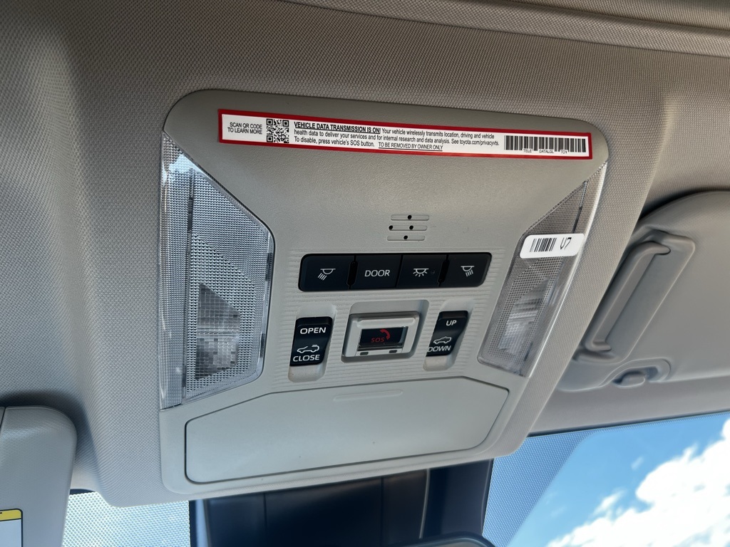 2025 Toyota RAV4 Hybrid XLE photo 19
