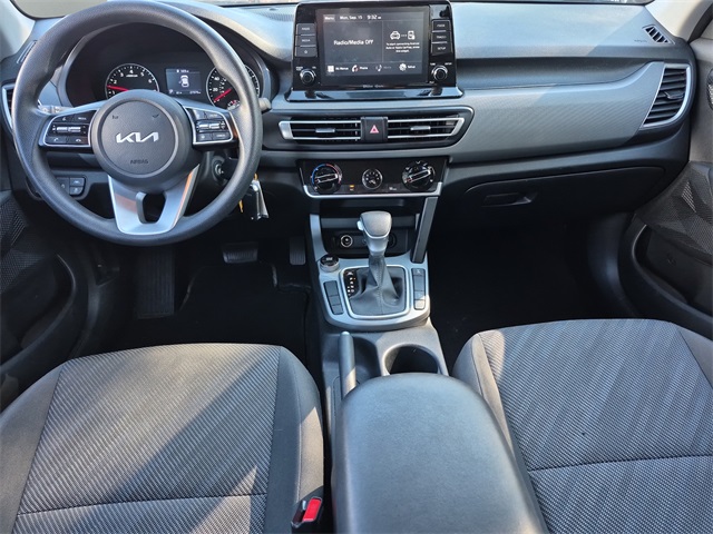 2023 Kia Seltos LX photo 10