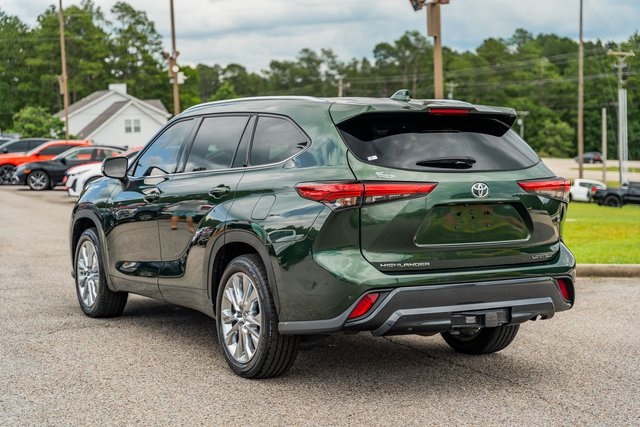 2023 Toyota Highlander Limited photo 4