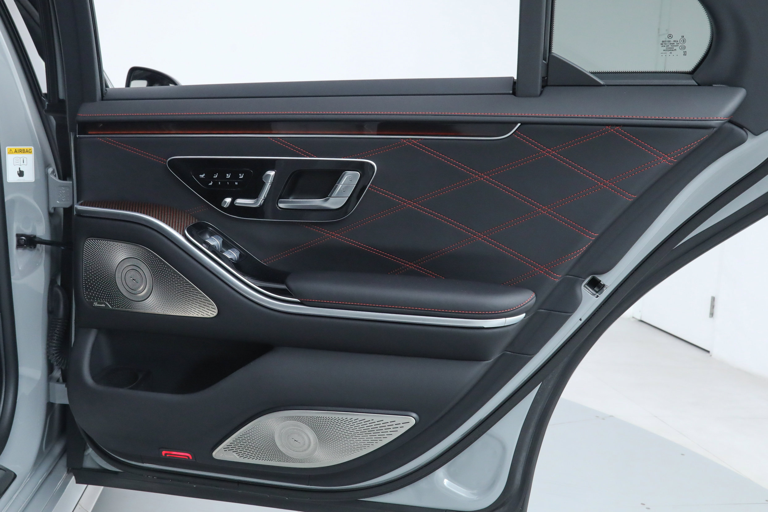 2024 Mercedes Benz S AMG 63 E PERFORMANCE photo 17