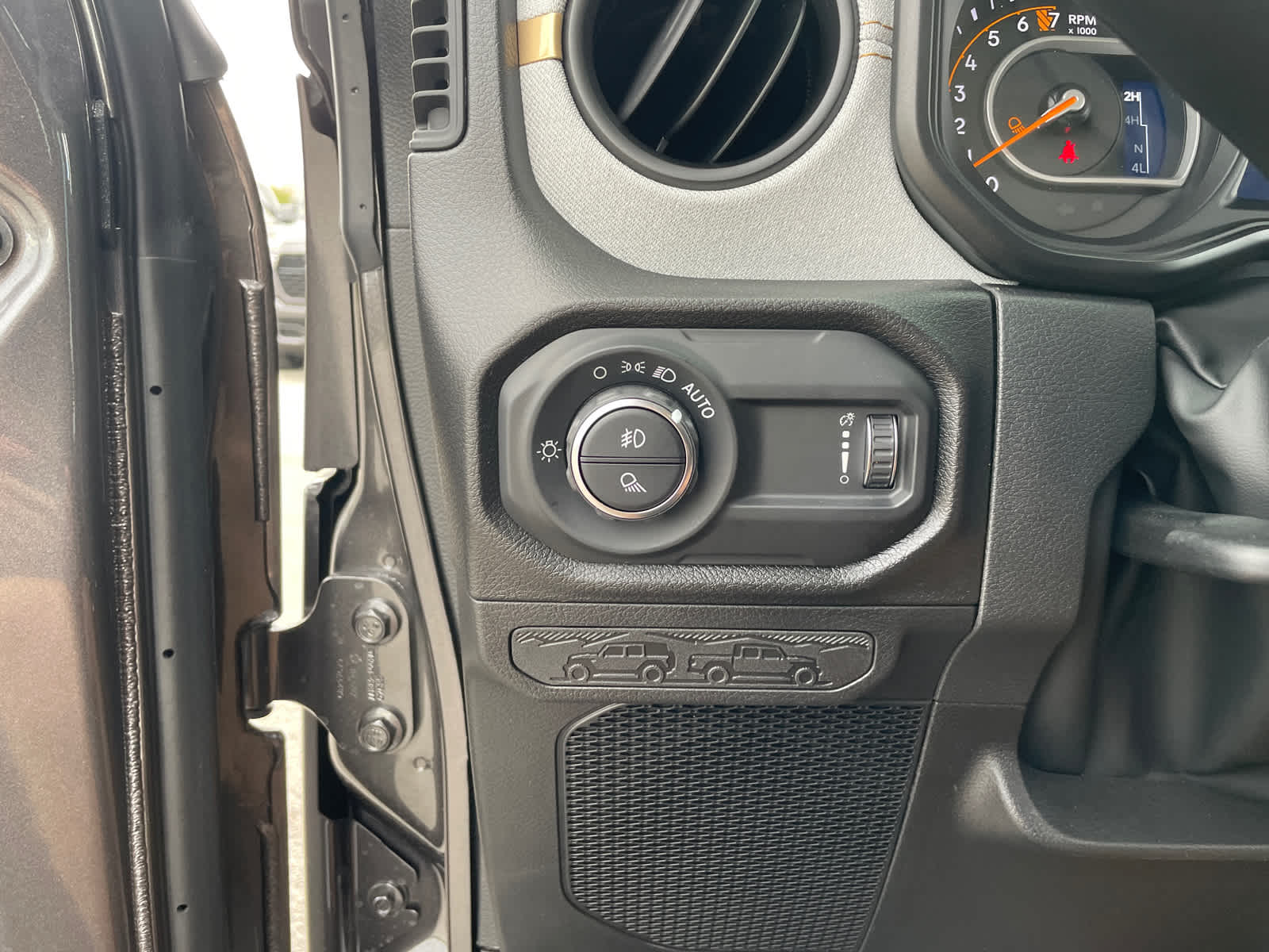 2025 Jeep Gladiator Sport S photo 20