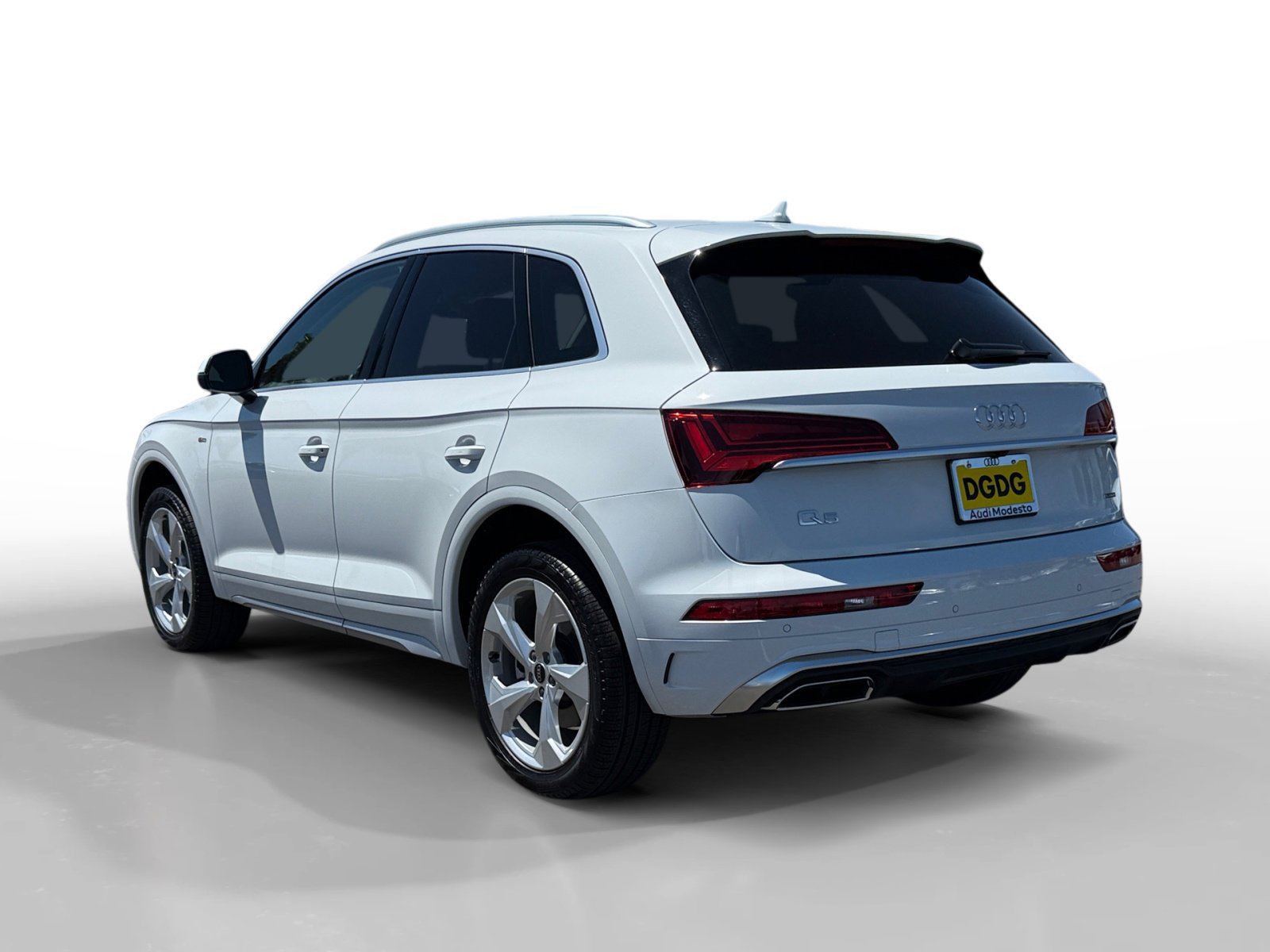 2025 Audi Q5 45 S line Premium Plus photo 2