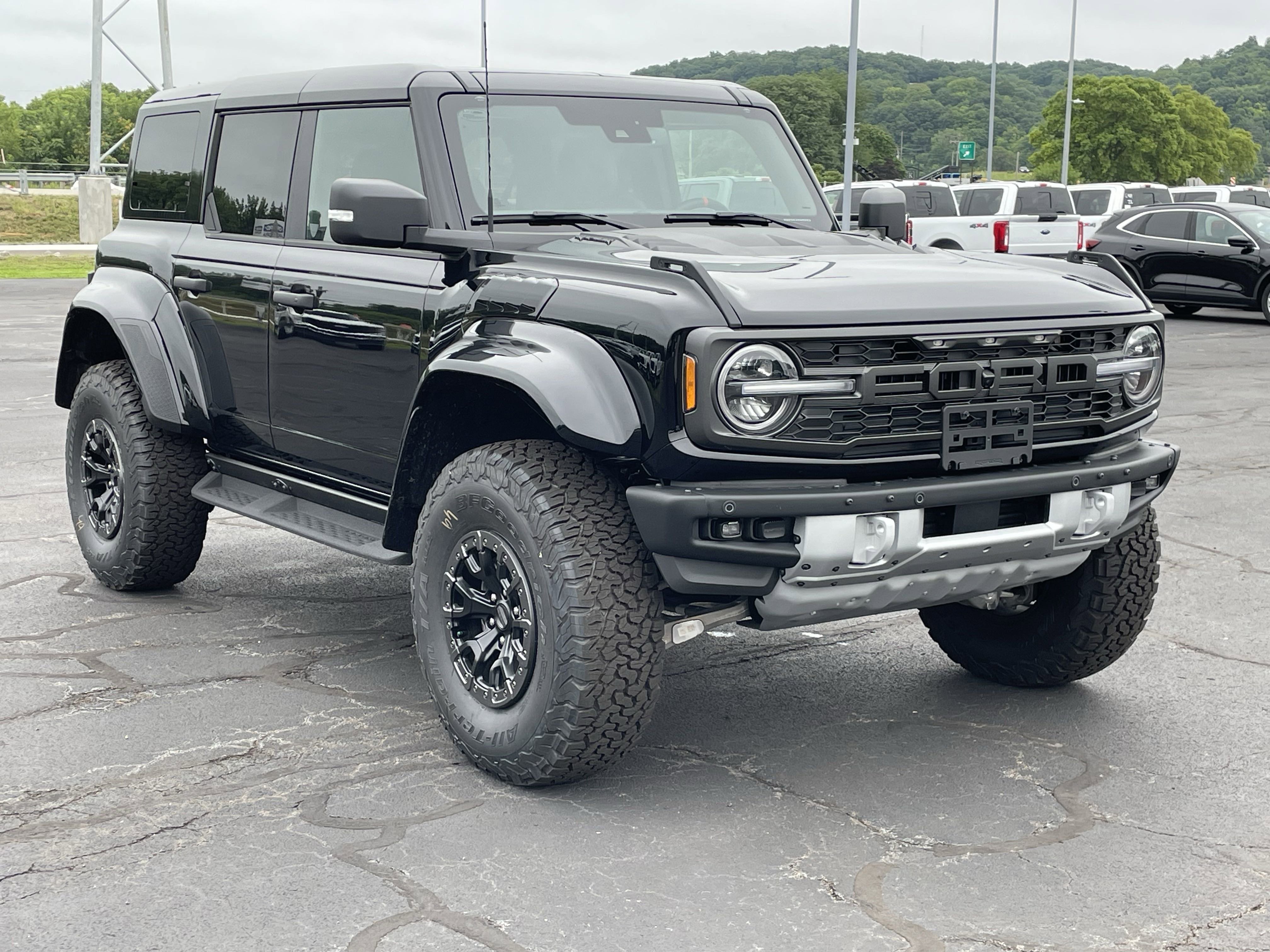 2025 Ford Bronco Raptor photo 2
