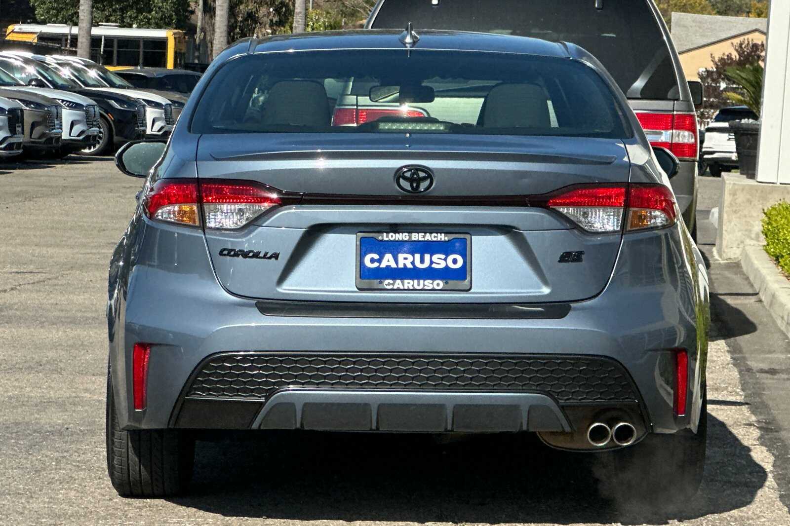 2022 Toyota Corolla SE photo 3