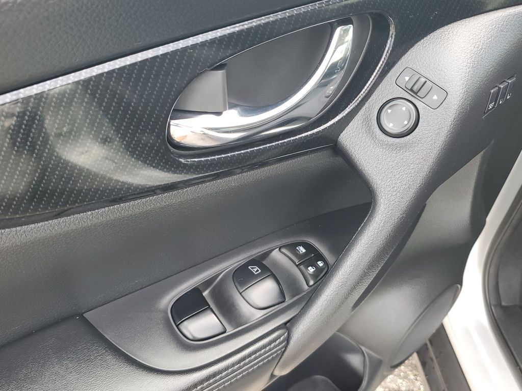 2019 Nissan Rogue SL photo 41