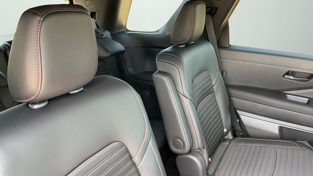 2025 Nissan Pathfinder Rock Creek photo 15
