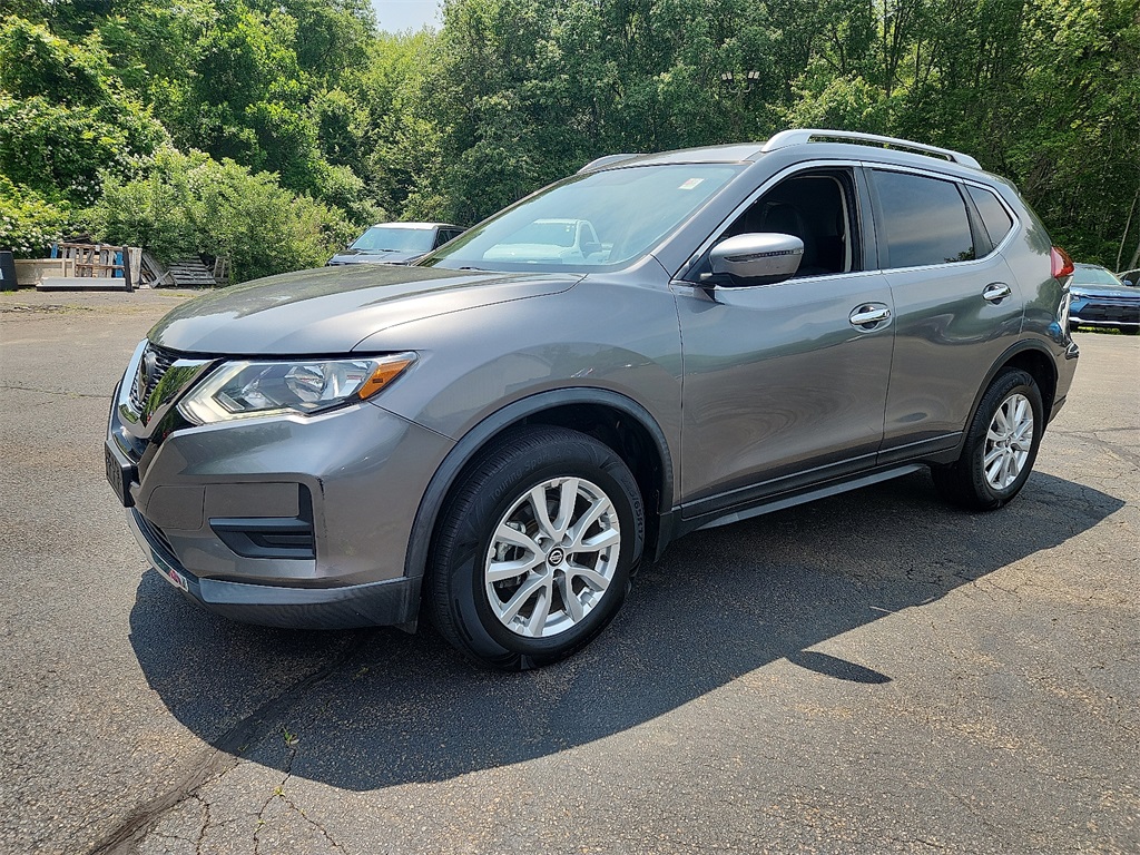 2018 Nissan Rogue SV photo 3