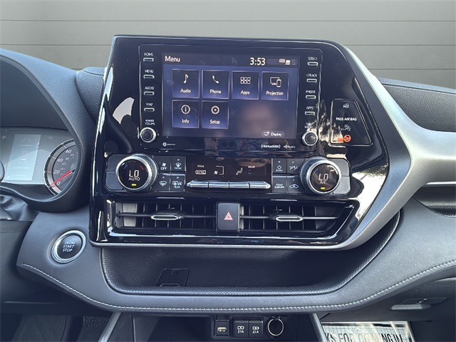 2020 Toyota Highlander LE photo 27