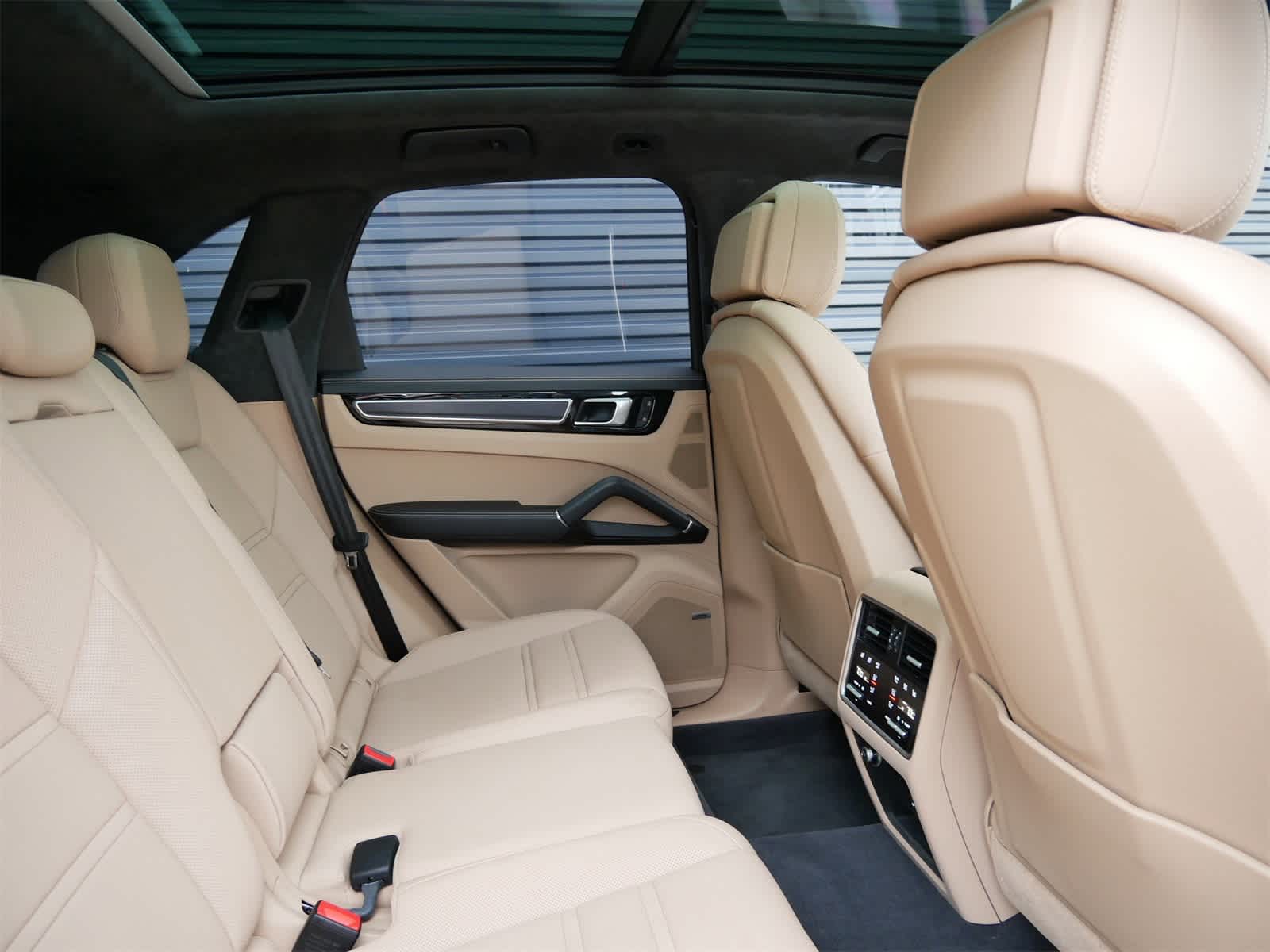 2022 Porsche Cayenne GTS photo 25