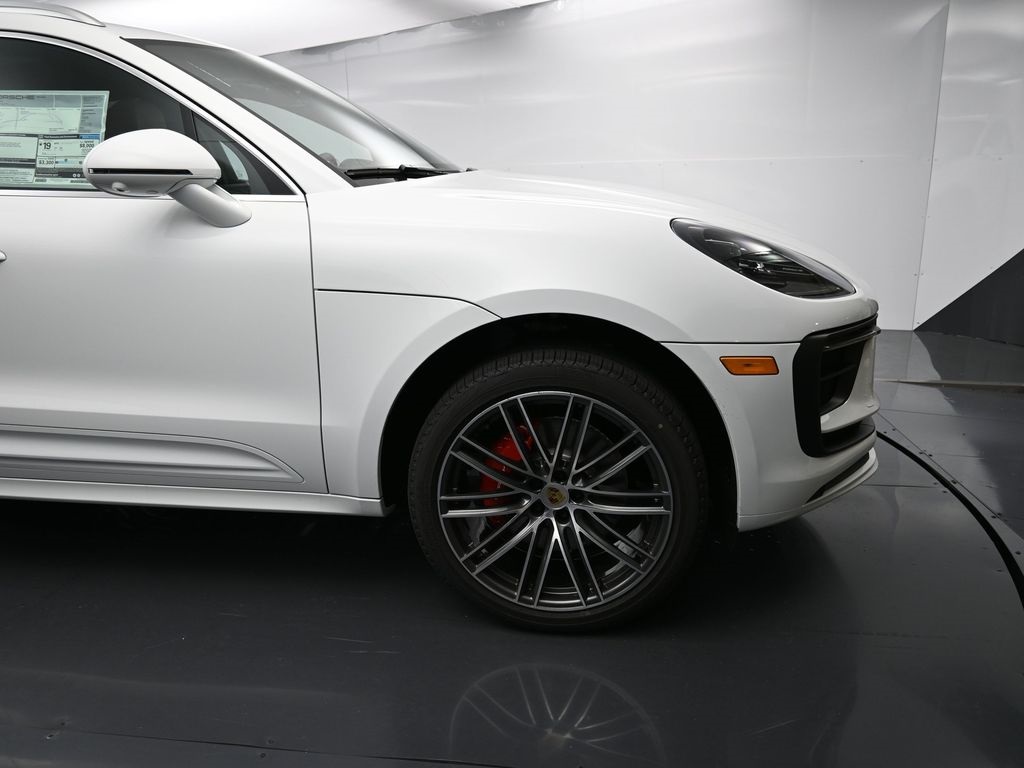 2026 Porsche Macan S photo 16