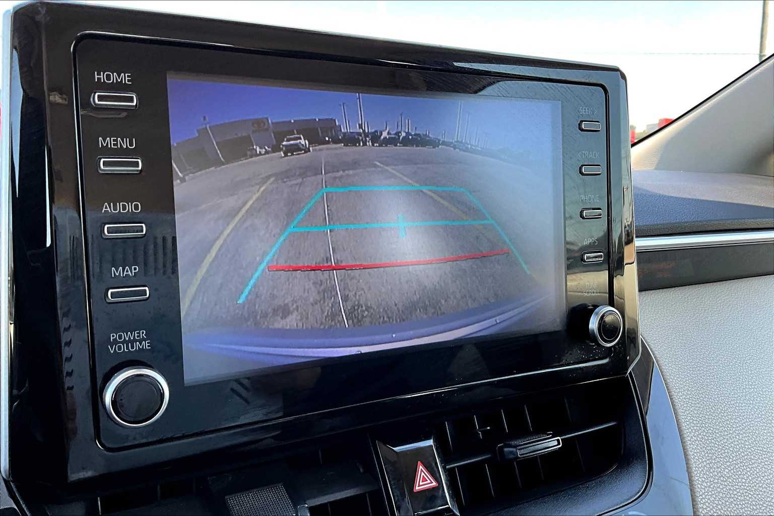 2020 Toyota Corolla LE photo 24