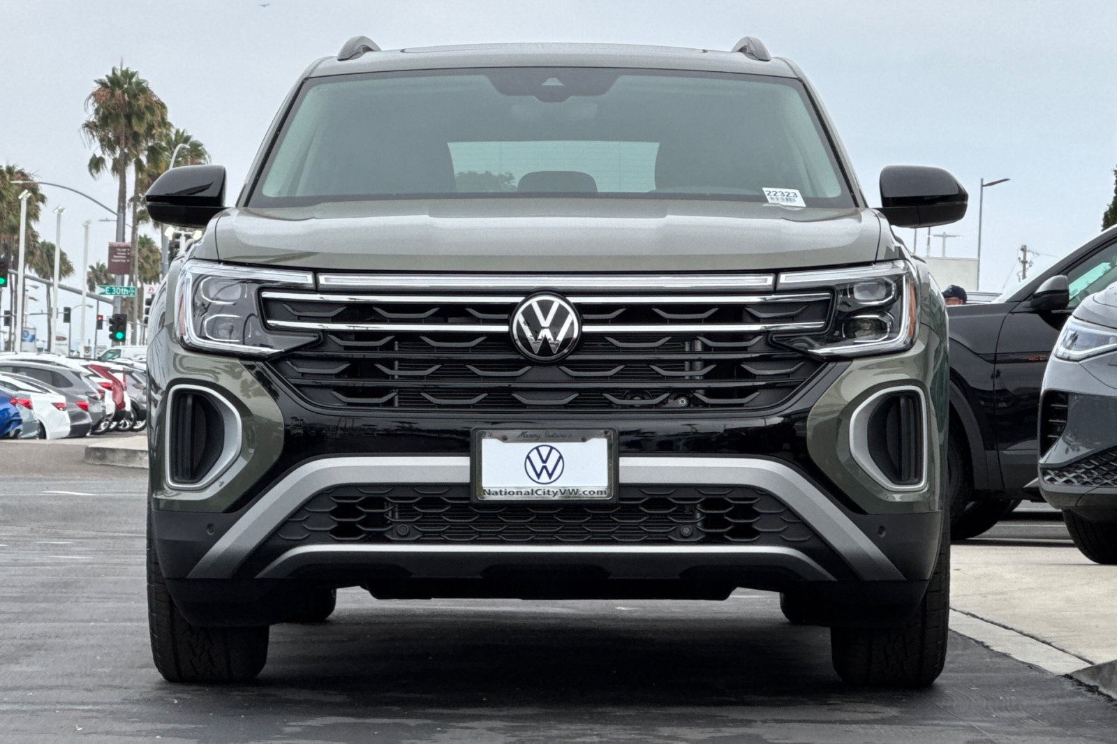 2025 Volkswagen Atlas Peak Edition SE photo 3