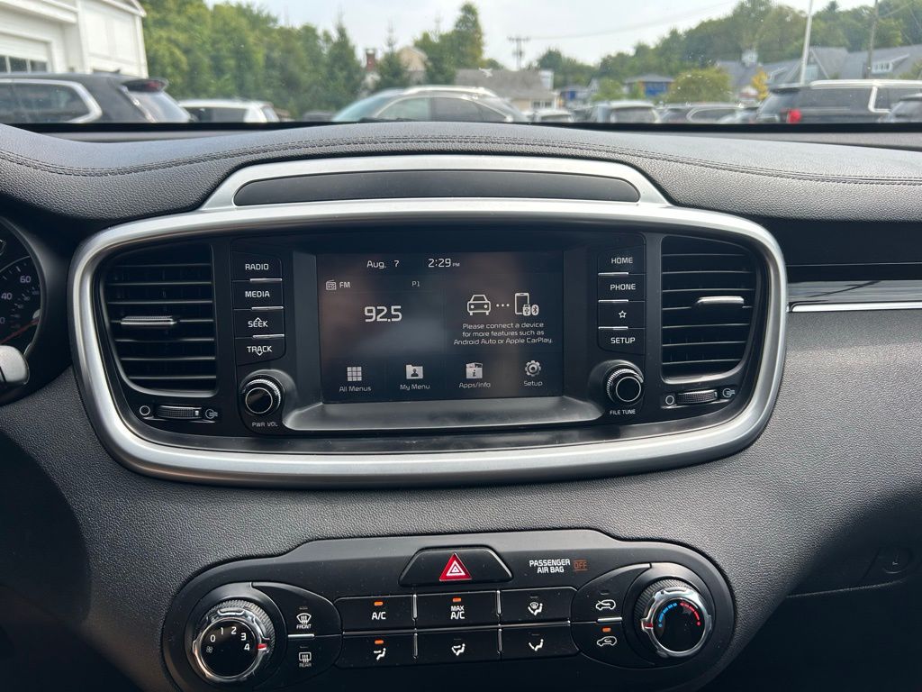 2019 Kia Sorento LX photo 28