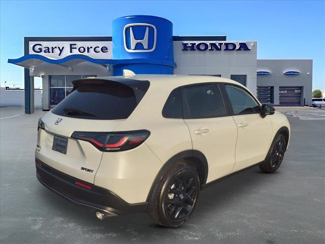 2025 Honda HR-V Sport photo 2