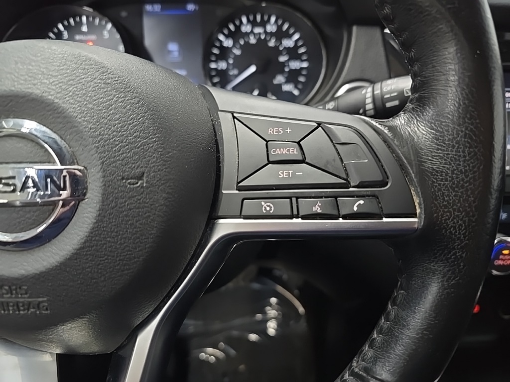 2019 Nissan Rogue SV photo 20