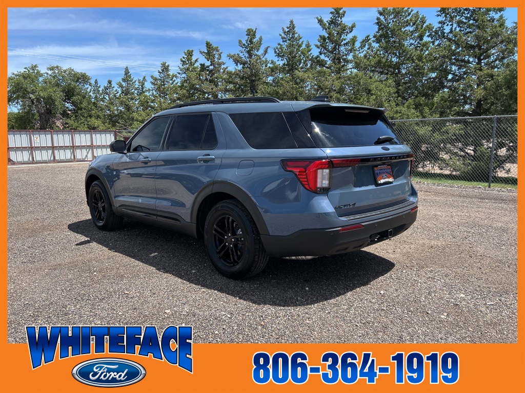 2025 Ford Explorer photo 3