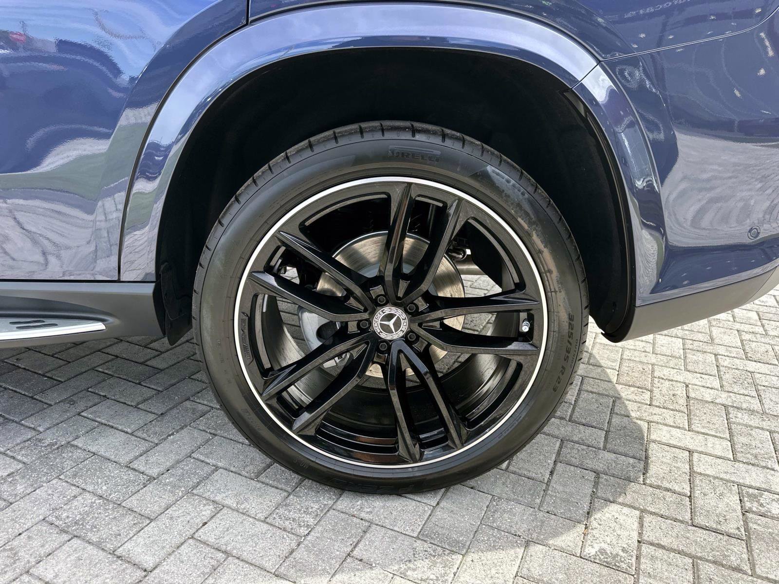 2026 Mercedes Benz GLS 450 4MATIC photo 5
