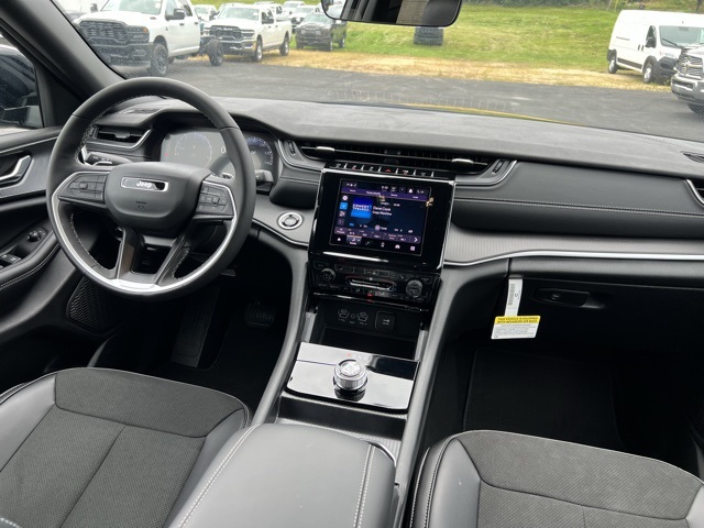 2025 Jeep Grand Cherokee Altitude X photo 14