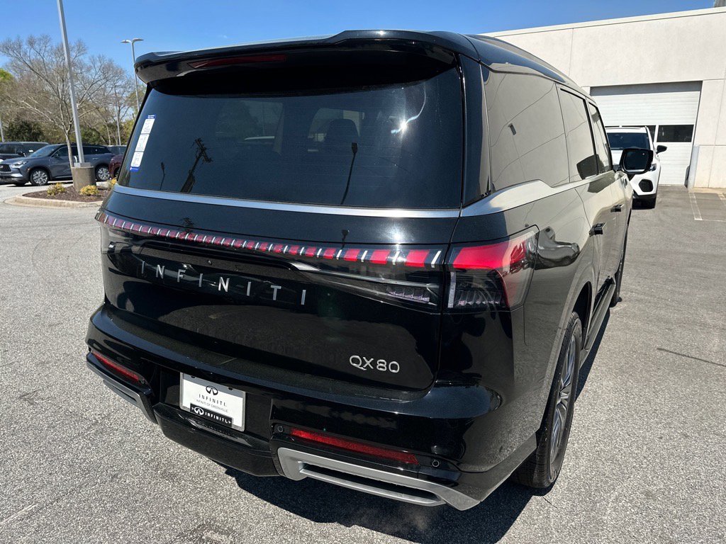 2025 Infiniti QX80 Luxe photo 3