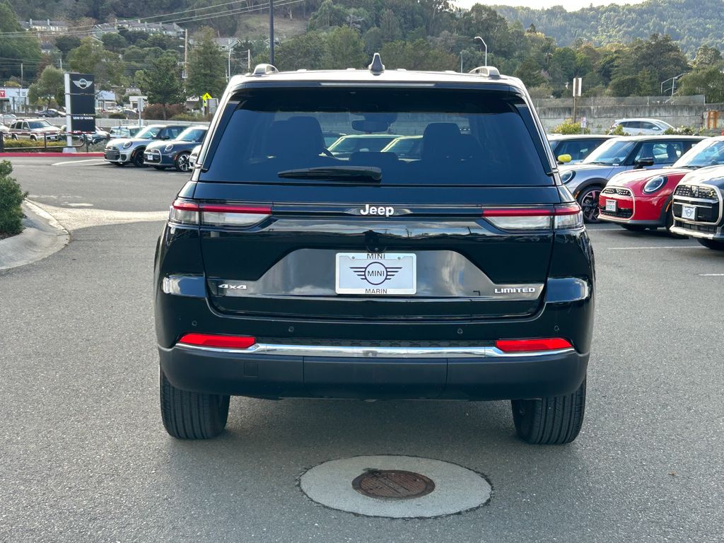 2022 Jeep Grand Cherokee Limited photo 4
