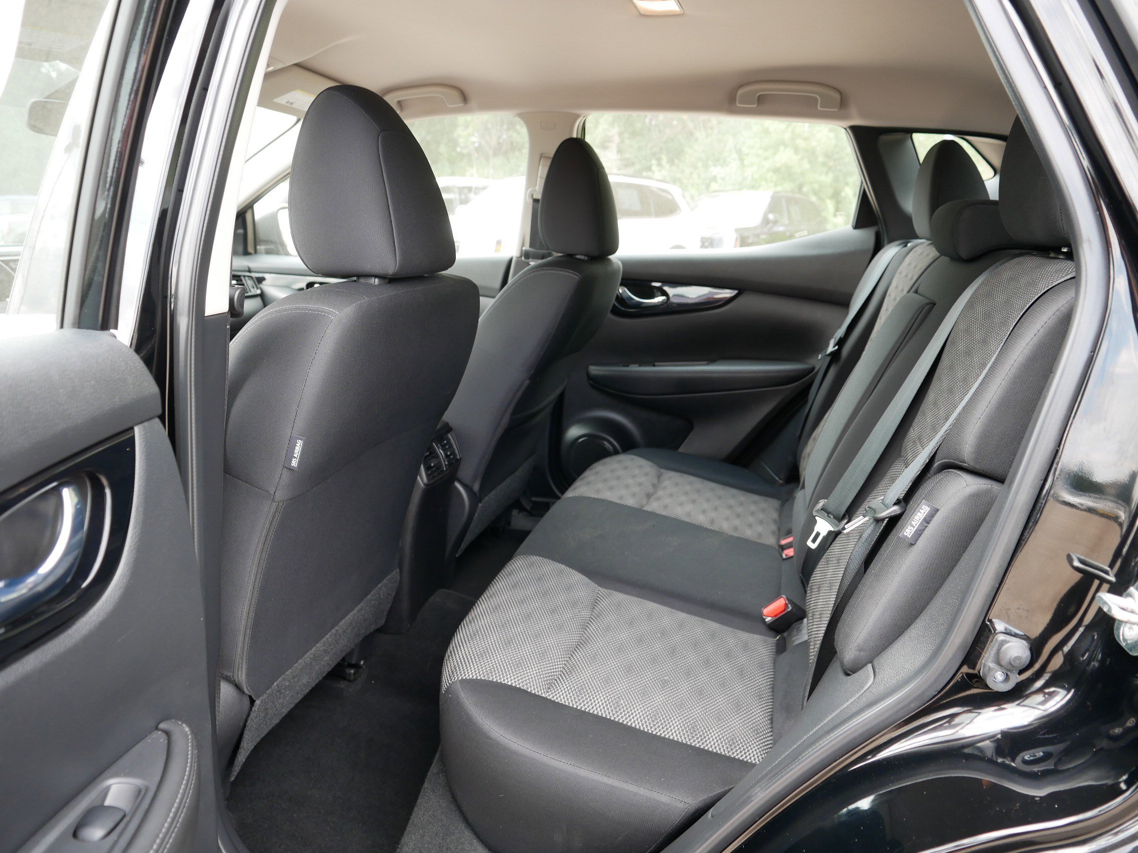 2022 Nissan Rogue Sport SV photo 34