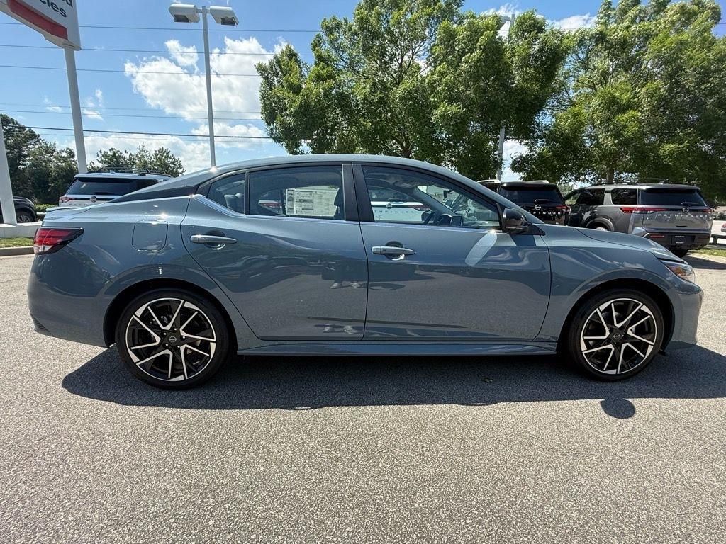 2025 Nissan Sentra SR photo 2