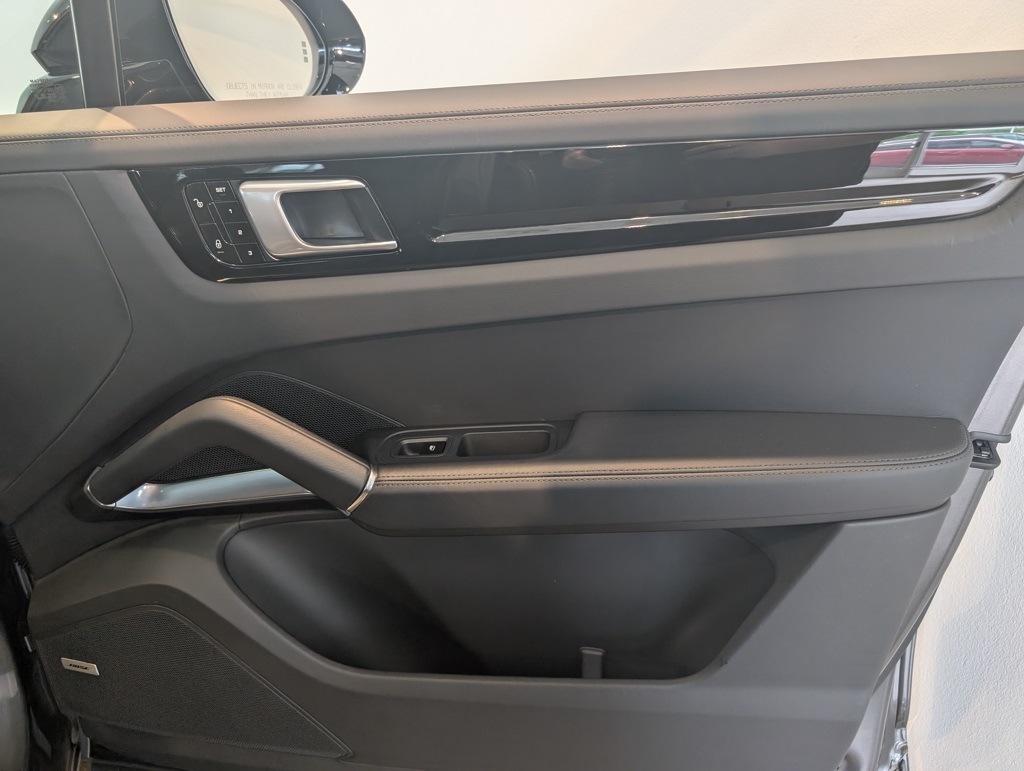 2019 Porsche Cayenne Turbo photo 30