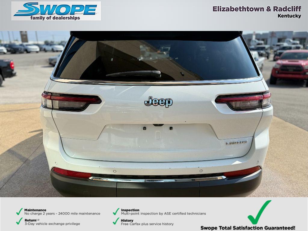 2023 Jeep Grand Cherokee Laredo photo 4