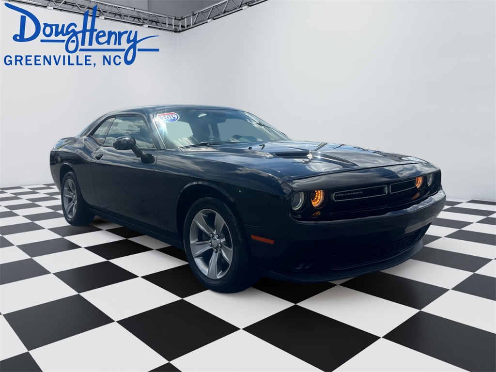 2019 Dodge Challenger SXT photo 6