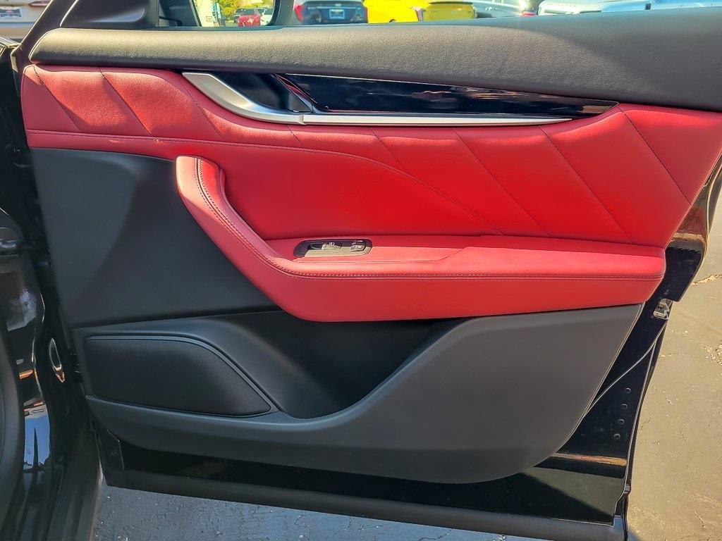 2021 Maserati Levante Base photo 23