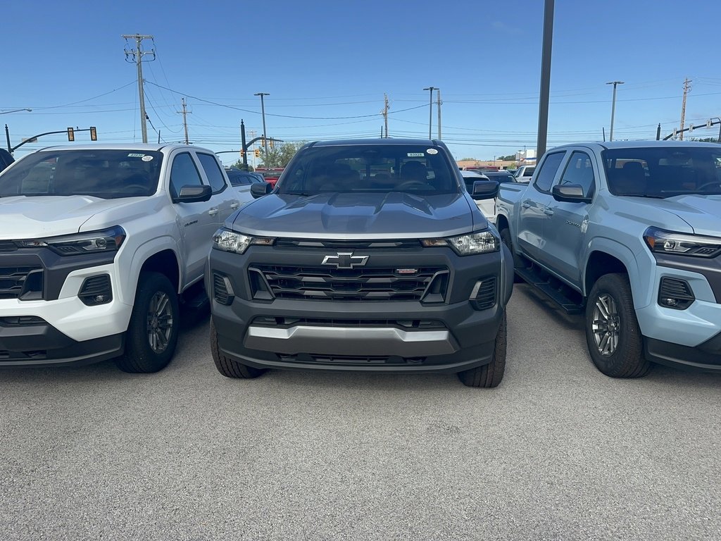 2026 Chevrolet Colorado Trail Boss photo 2
