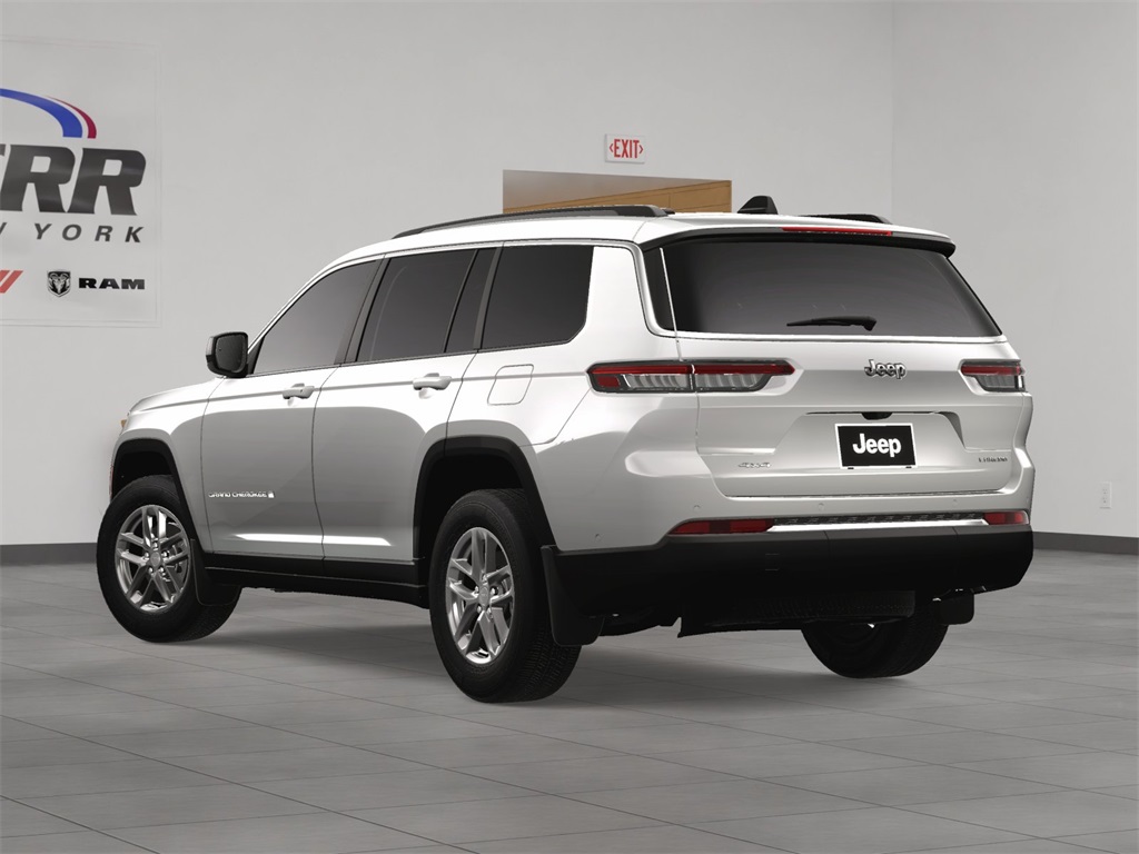 2025 Jeep Grand Cherokee Laredo X photo 4