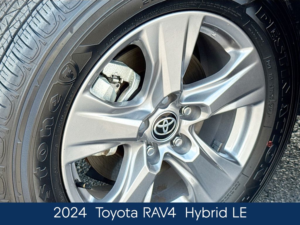 2024 Toyota RAV4 Hybrid LE photo 4
