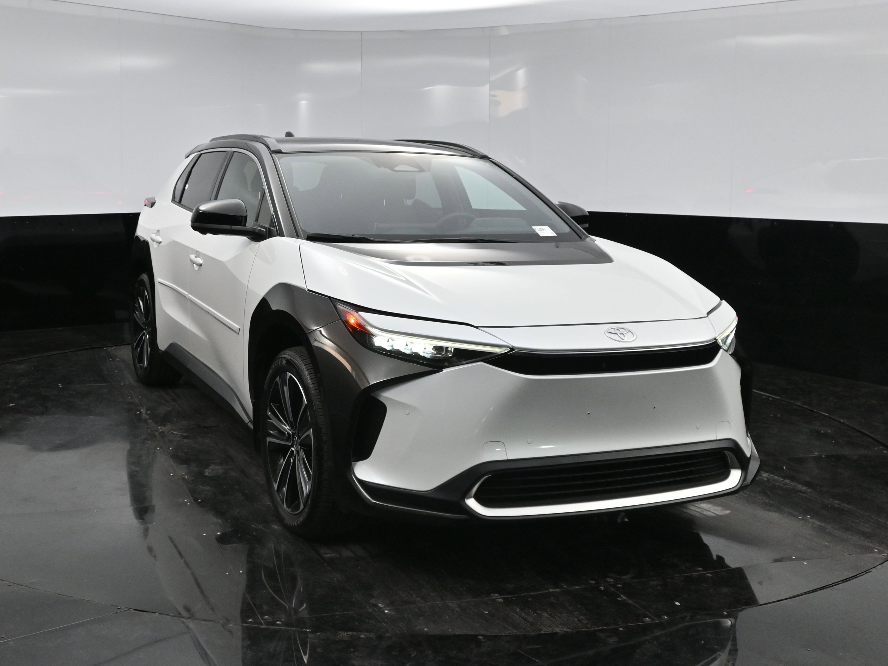 2024 Toyota bZ4X XLE photo 39