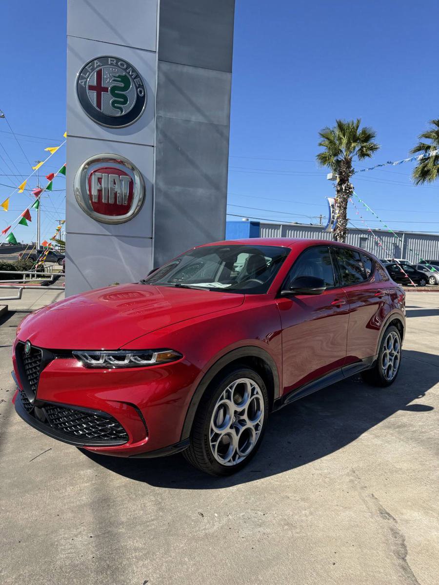 2025 Alfa Romeo Tonale Base's photo