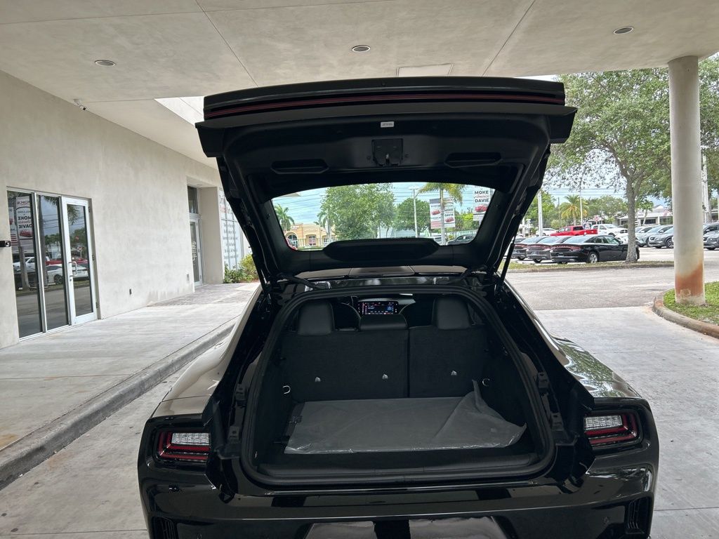 2025 Dodge Charger R/T photo 27