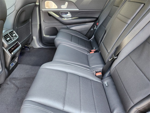 2025 Mercedes Benz GLS 450 4MATIC photo 9
