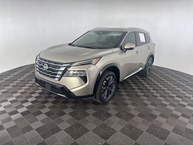 2024 Nissan Rogue Platinum photo 3
